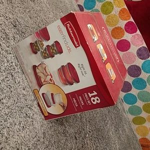 Rubbermaid NEW 18 piece set including lids